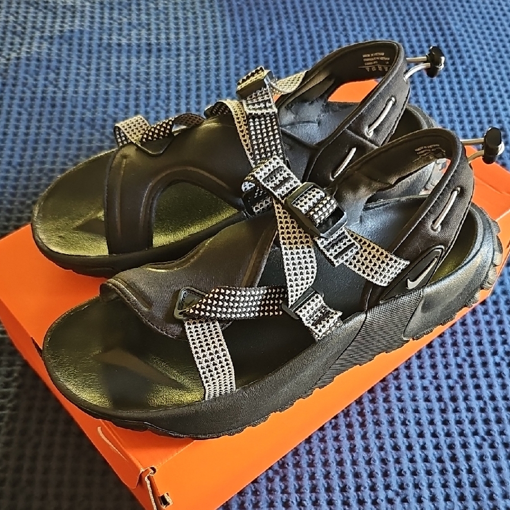 Womens Nike Oneonta Black Wolf Gray Hiking Sandals Size 9